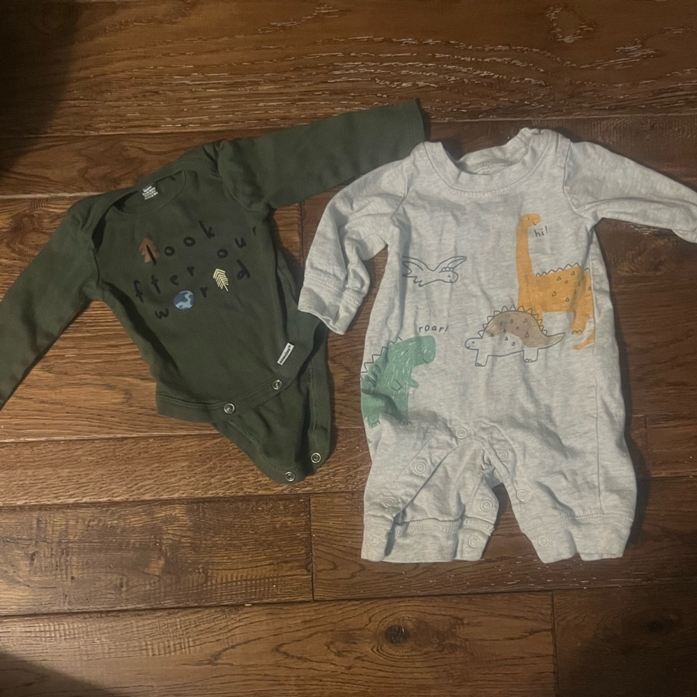 Dinosaur/Planet Newborn Onesies Bundle